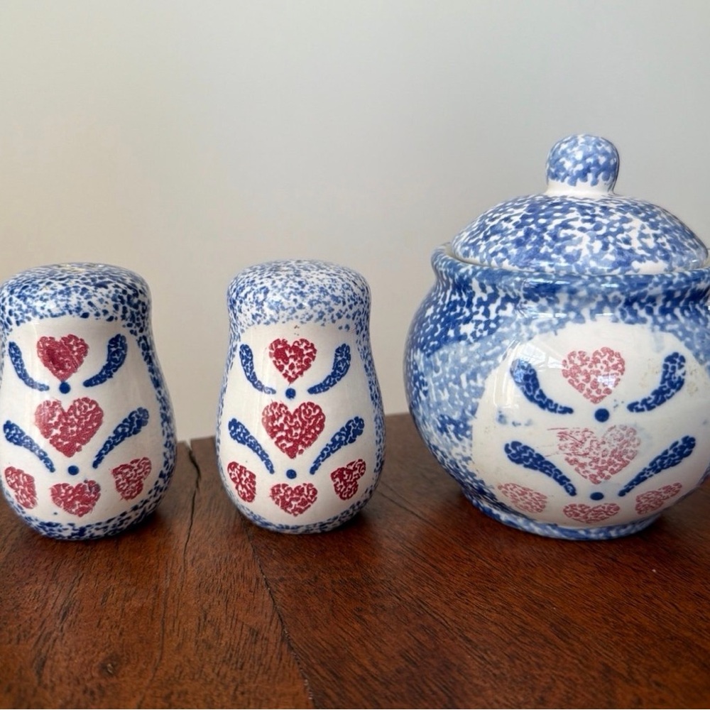 Vintage sponge-painted ceramic kitchen items